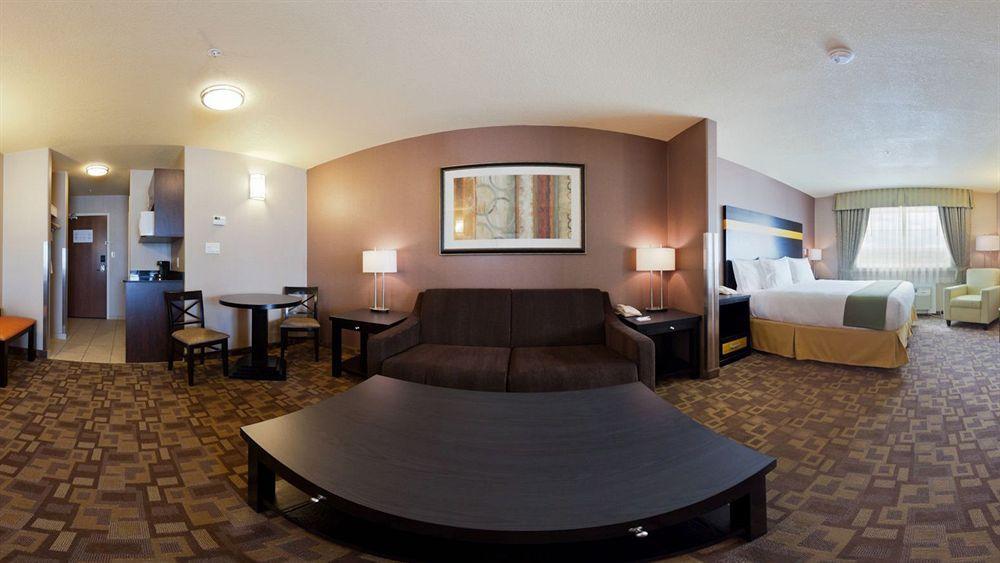 Holiday Inn Express And Suites Dawson Creek, An Ihg Hotel Zewnętrze zdjęcie